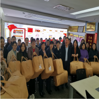 ף��˾ȫ�w��Ů�񡱹�(ji��)�տ옷